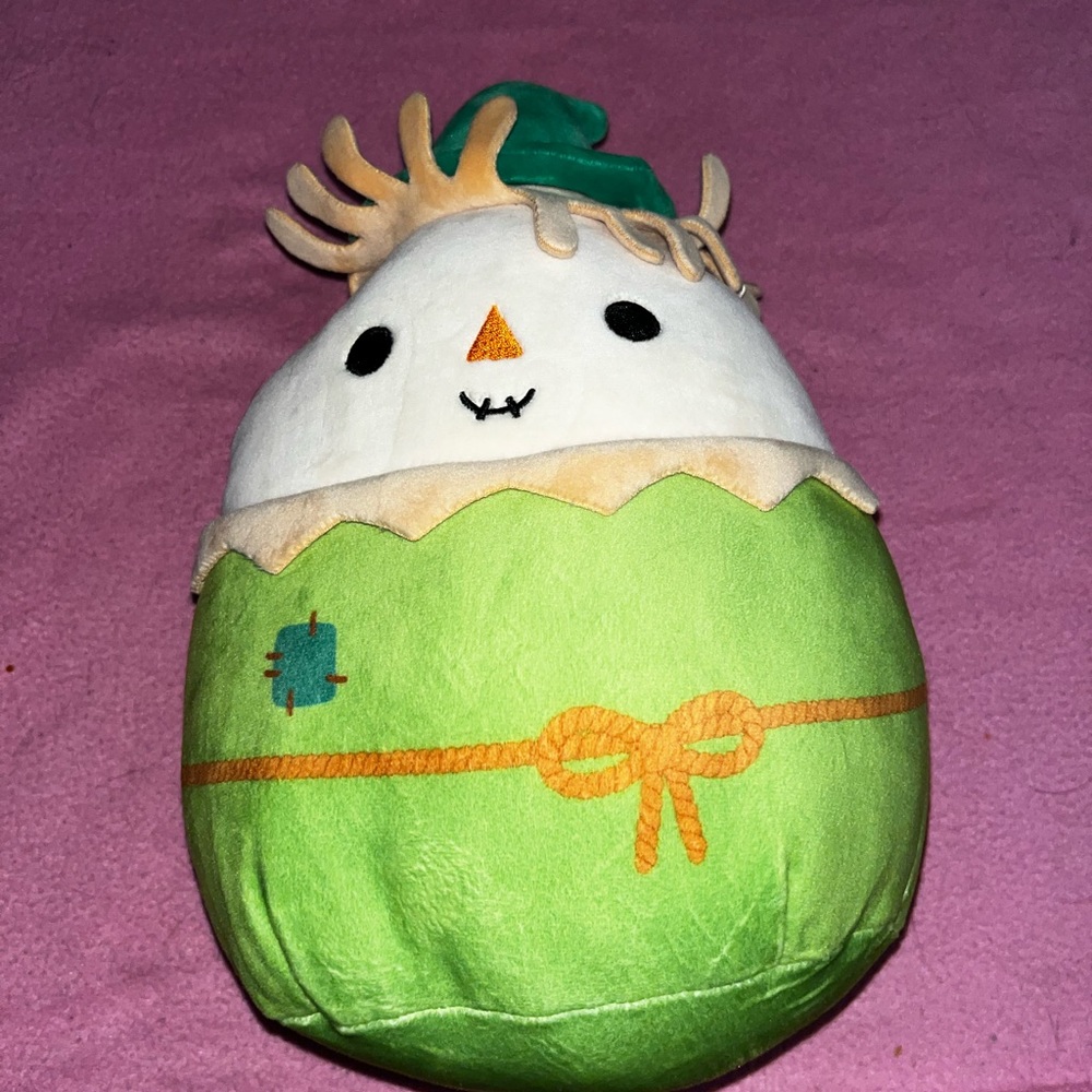 AUTHENTIC SCARECROW SQUISHMALLOW